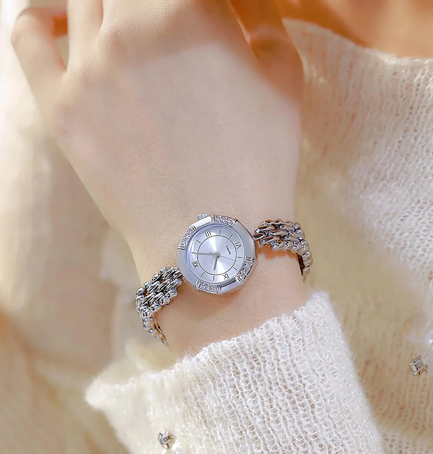 BESTKANG Ladies Vintage Gold Roman Numeral Watch, Waterproof Quartz Dress Watch, Gold-Tone Stainless Steel Elegant Women's Wristwatch for Daily/Casual/Office