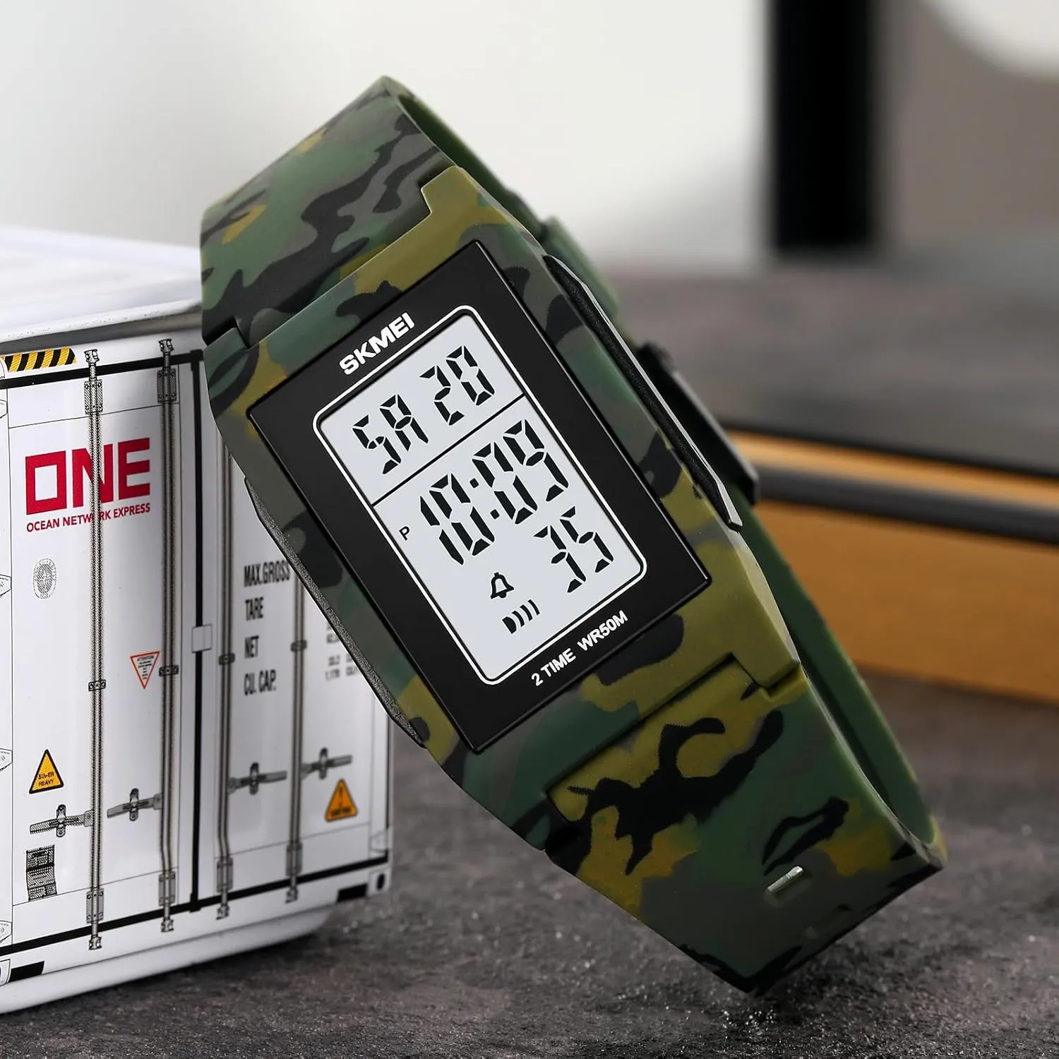 FANMIS Men's Fashion Minimalist Digital Quartz Watches Business Ultra-Thin Wristwatch Military Sports Watch Waterproof for Unisex Casual Outdoor Watch