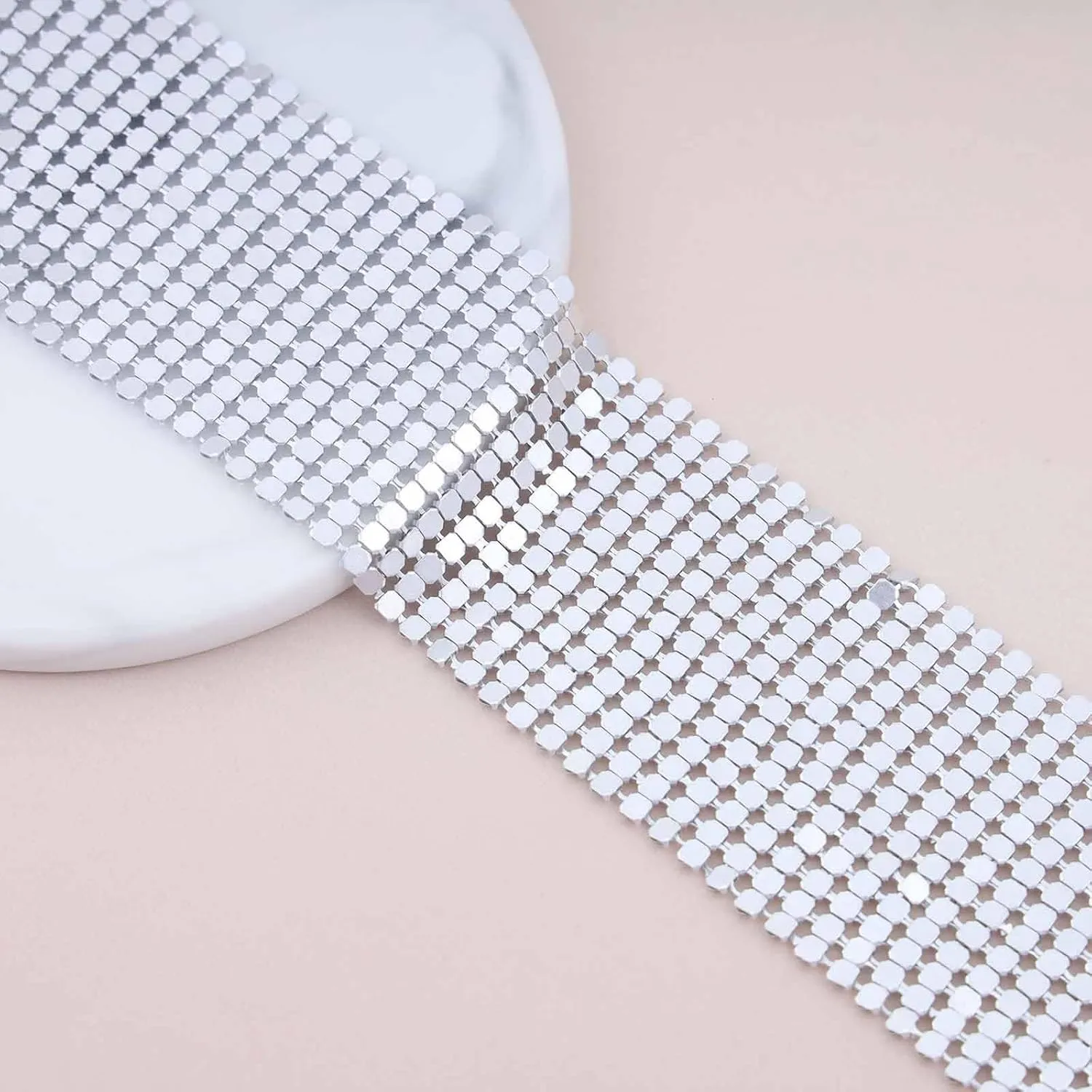 Punk Sequin Choker Necklace Gold Sequin Mesh Wide Necklace Vintage Metal Mesh Choker Necklace Sparkly Mesh Short Thick Necklace Jewelry for Women