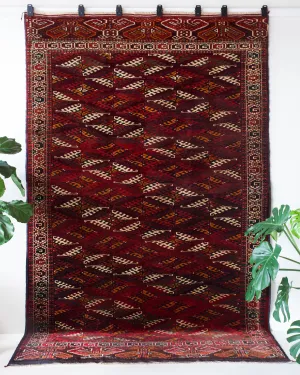 Semi-antique Turkoman Yomut Rug 6'10"x10'10"