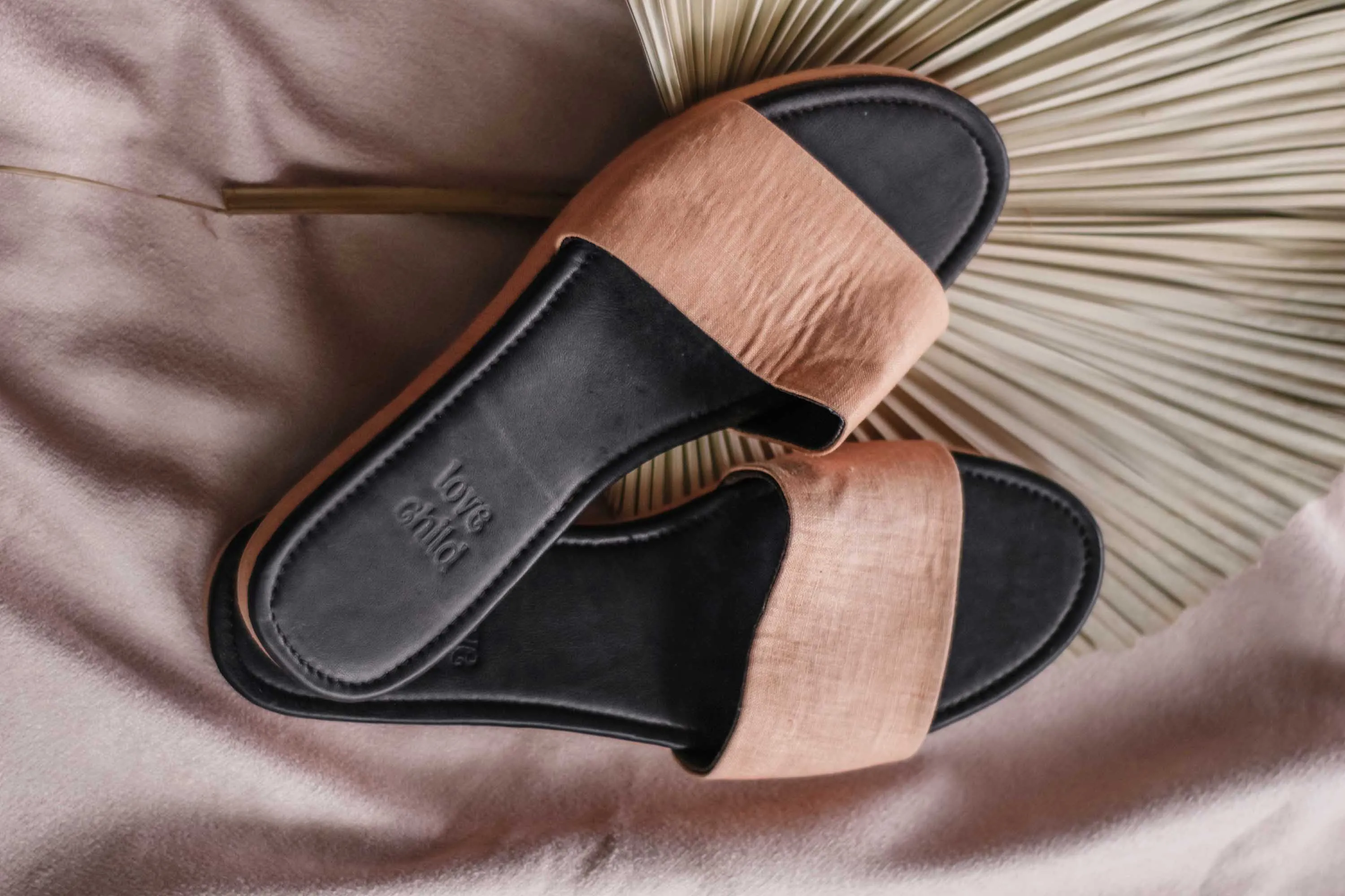 Slide / Blush SOLD OUT