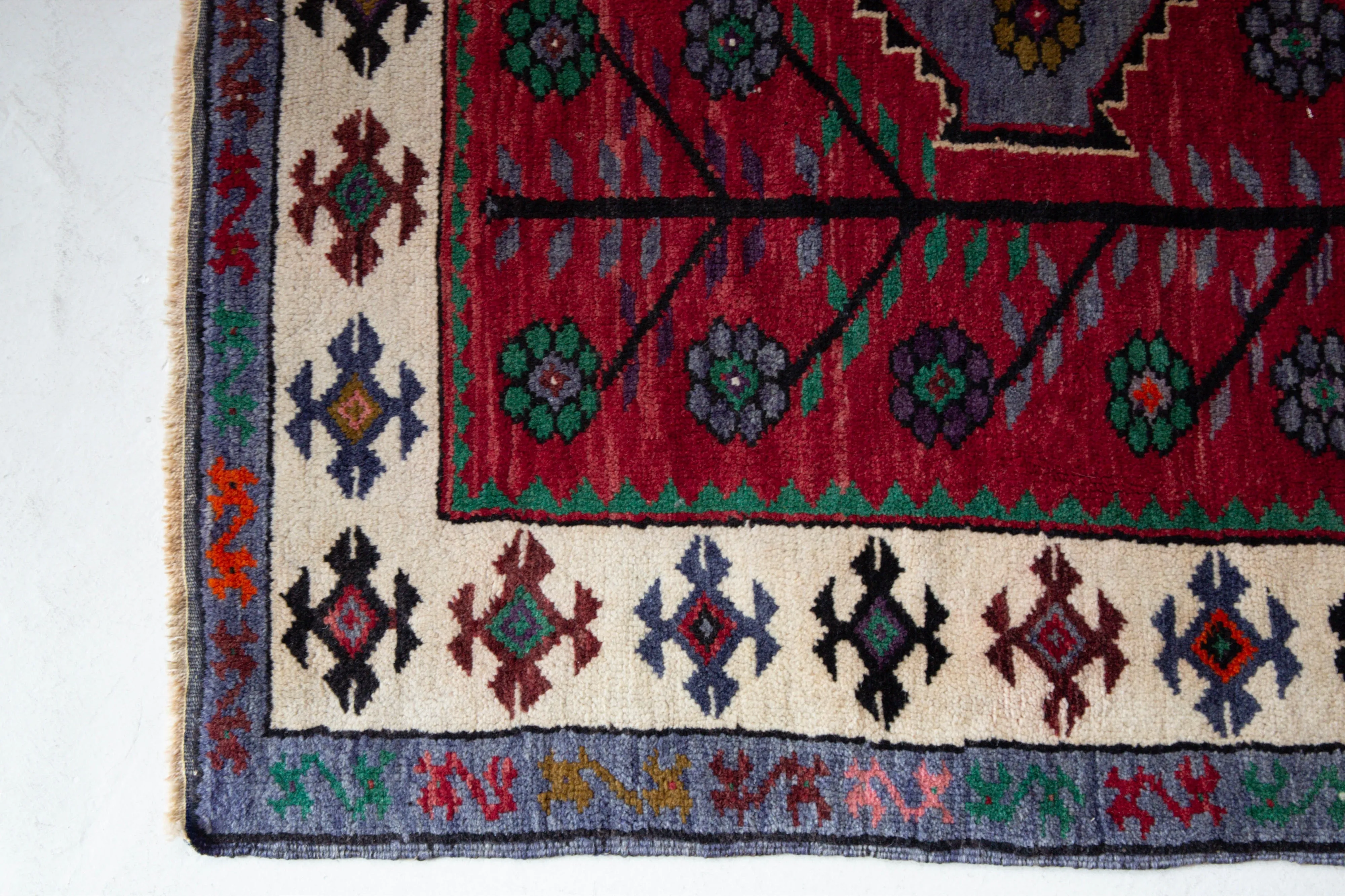 Vintage Balikesir Karakecili Rug 5'6"x7'11"