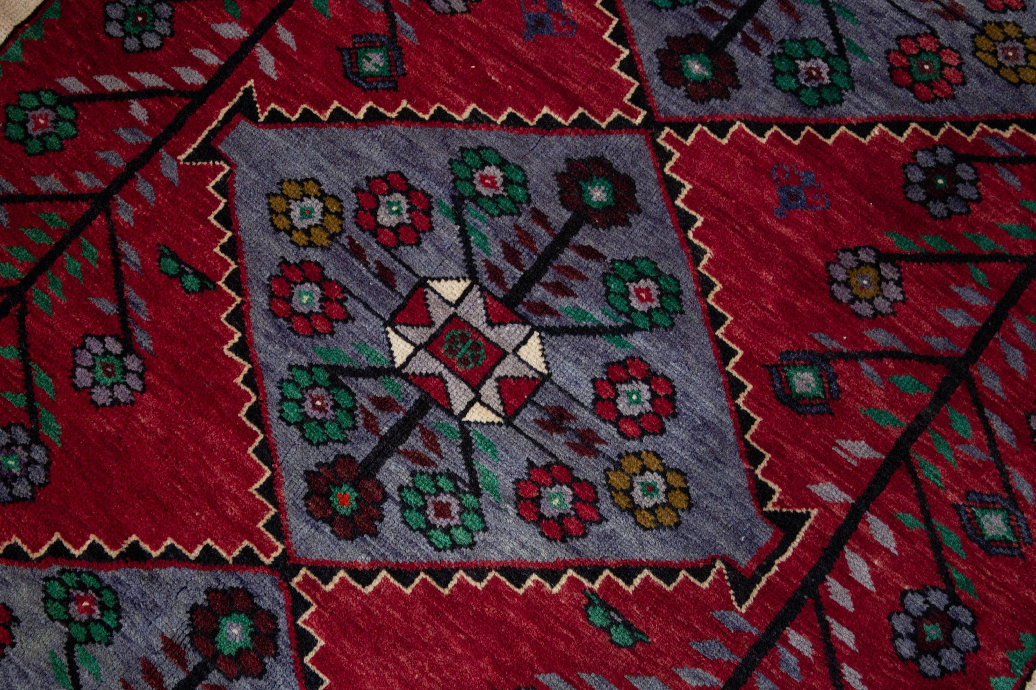 Vintage Balikesir Karakecili Rug 5'6"x7'11"
