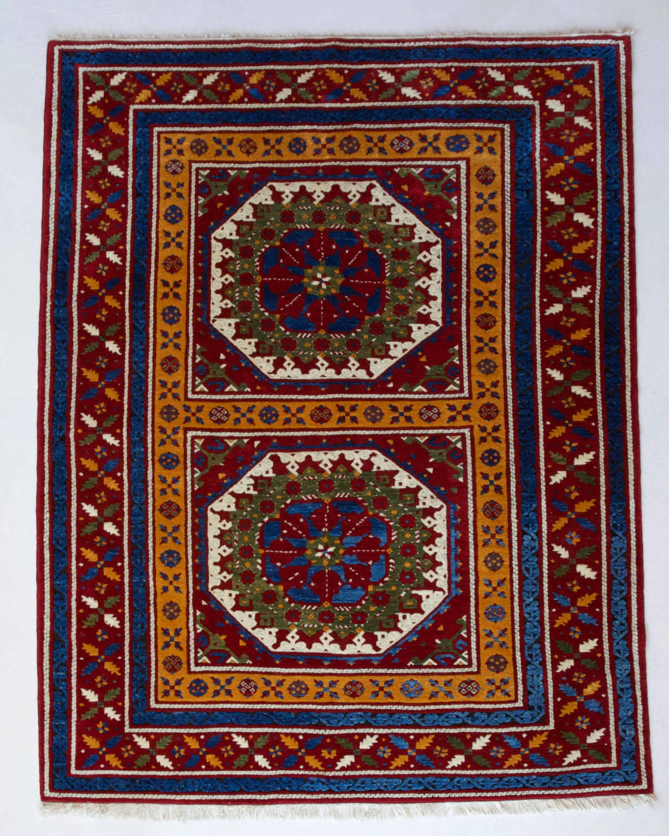 Vintage Pergamum Rug 5'5'x7'8"