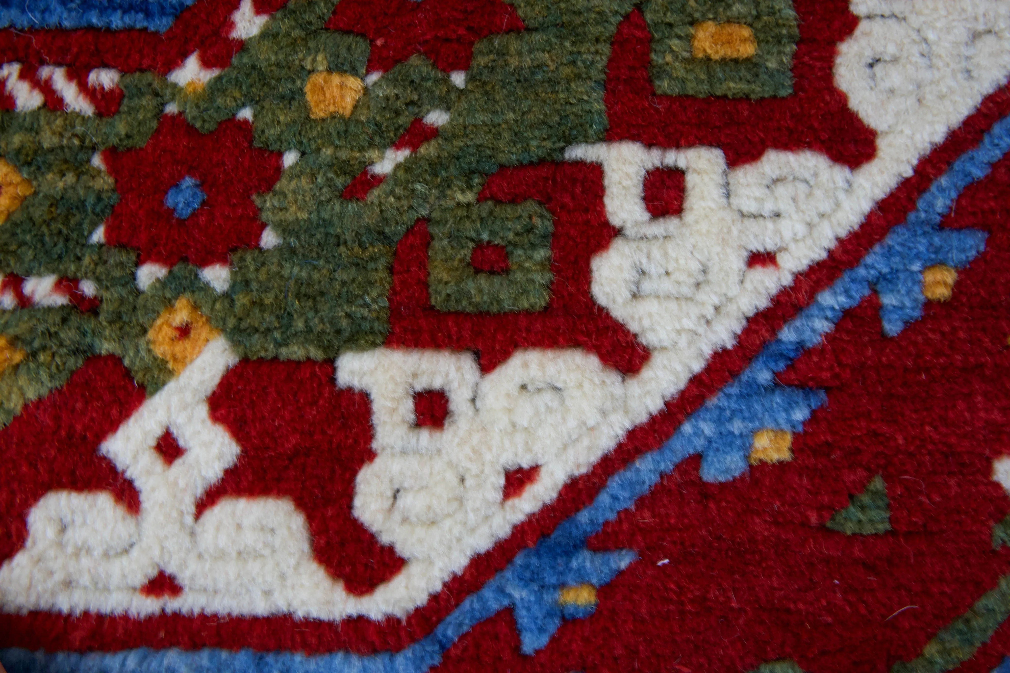 Vintage Pergamum Rug 5'5'x7'8"