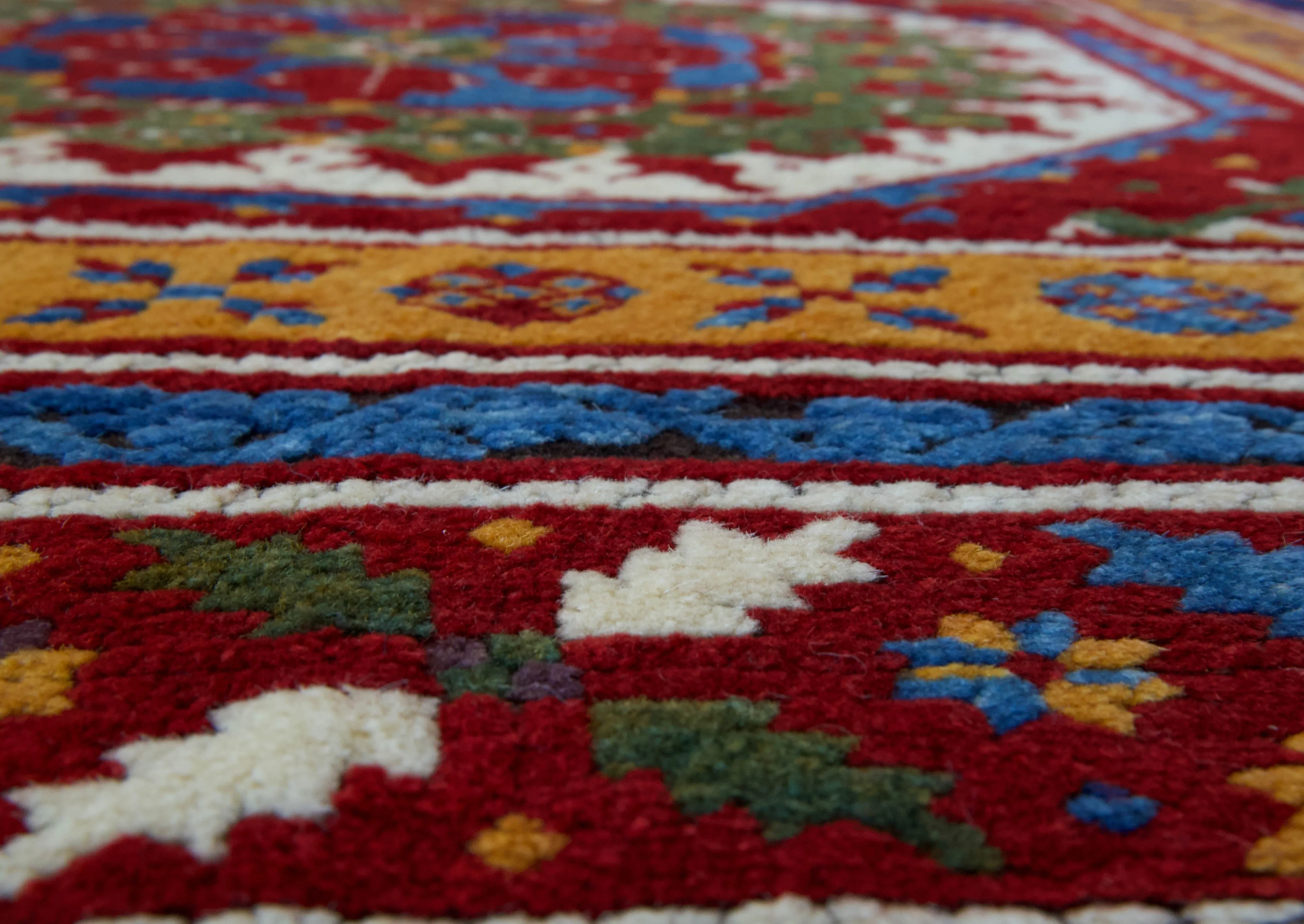 Vintage Pergamum Rug 5'5'x7'8"