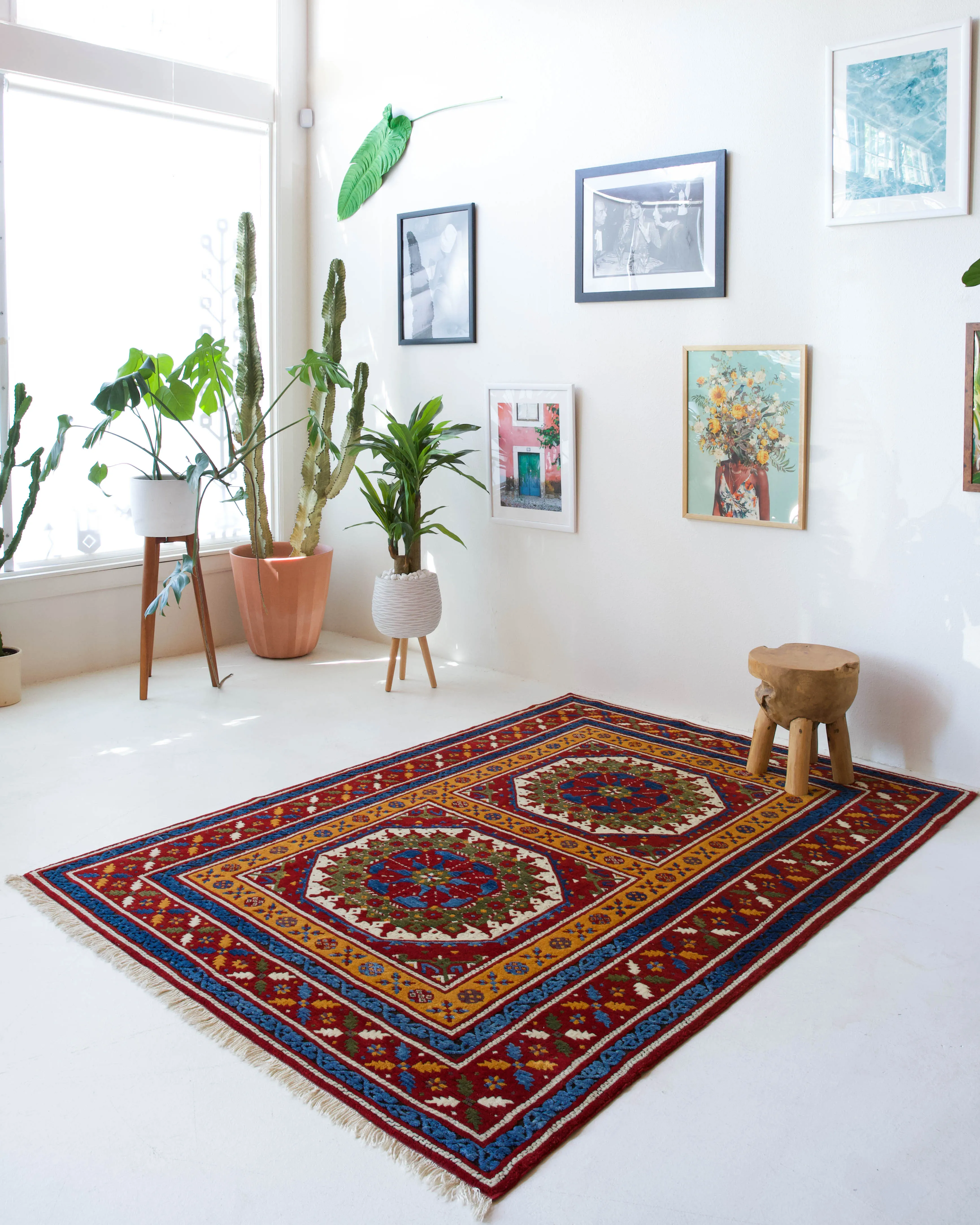 Vintage Pergamum Rug 5'5'x7'8"
