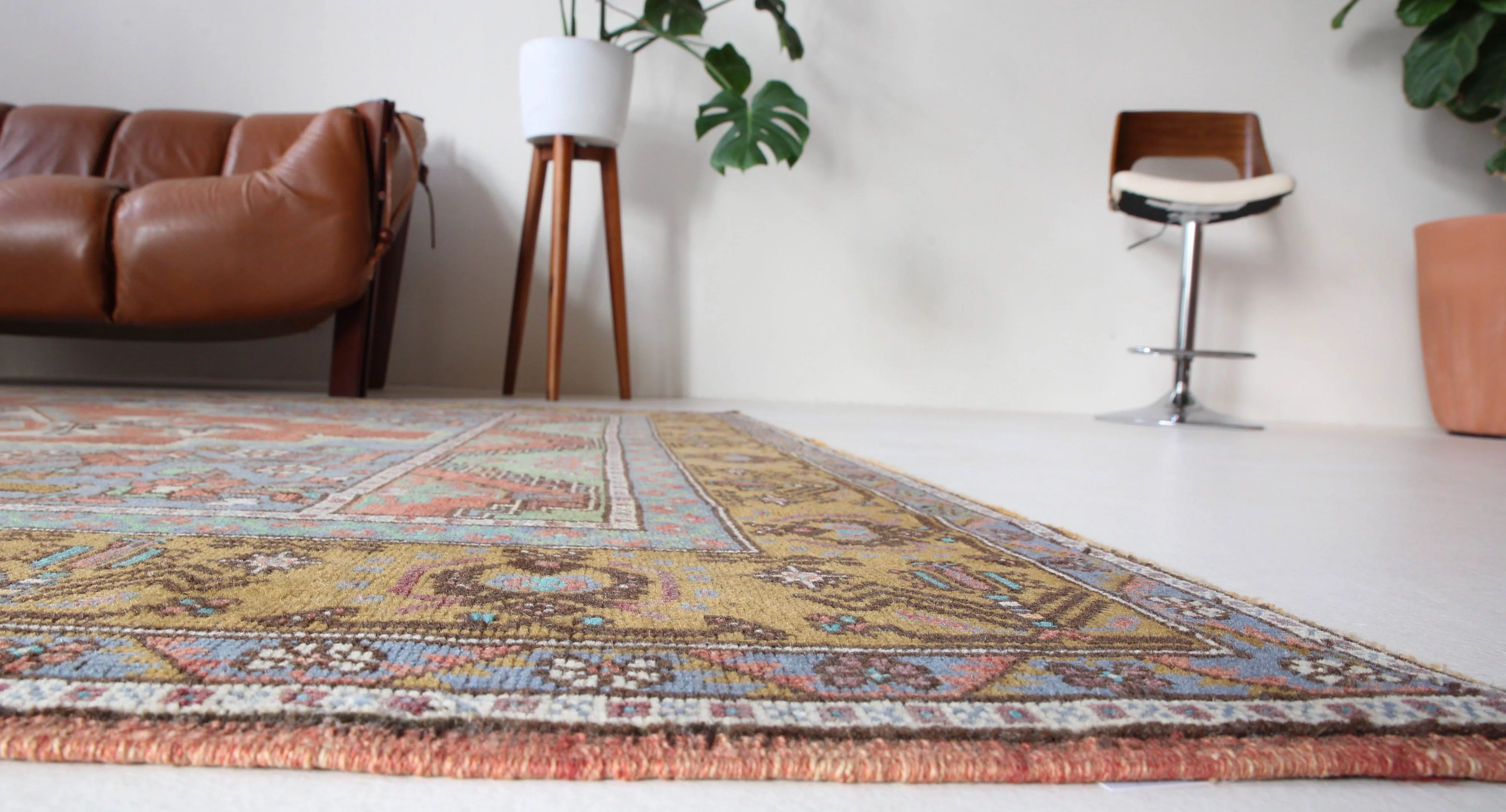 Vintage Turkish central Anatolian Rug 6'6"x10'
