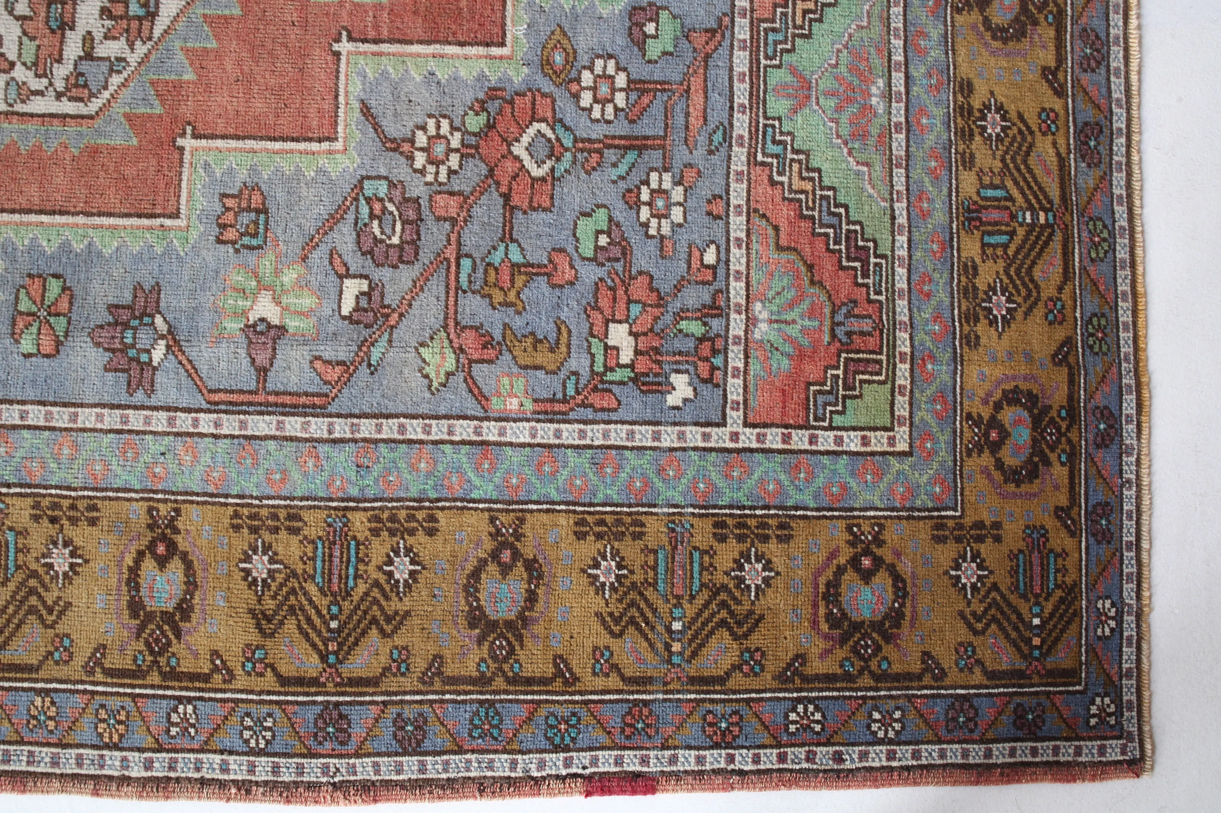 Vintage Turkish central Anatolian Rug 6'6"x10'